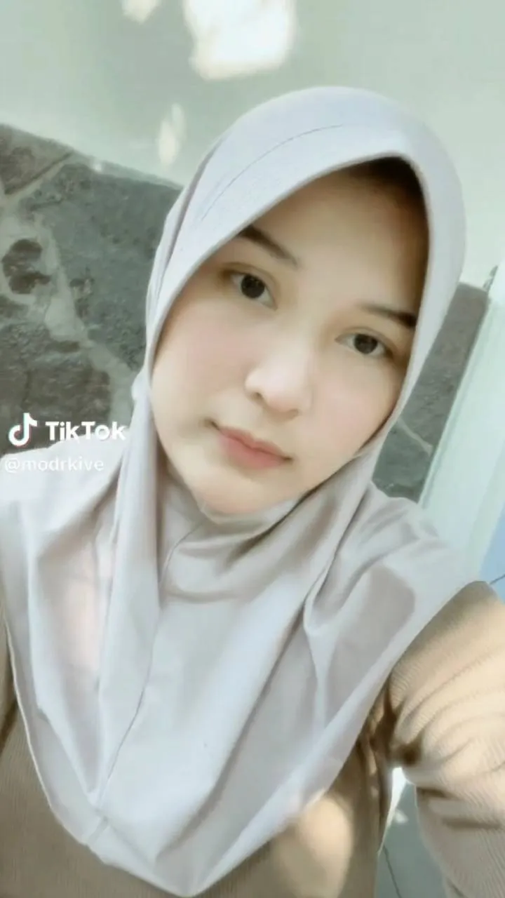 Her masturbation echoes with delight